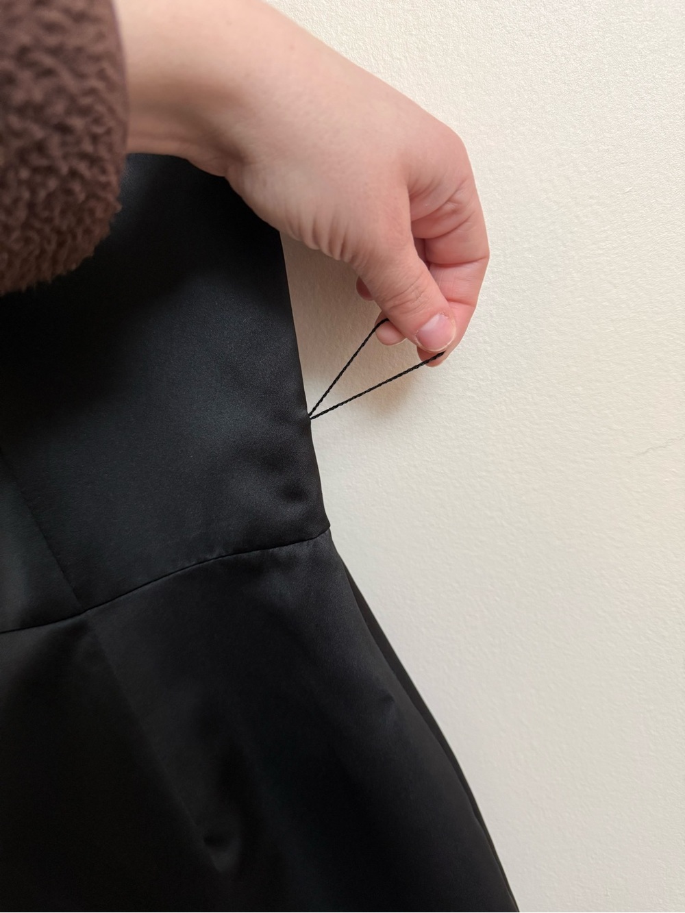 Laundry By Shelli Segal Black Satin Gown - Picture 5 of 8